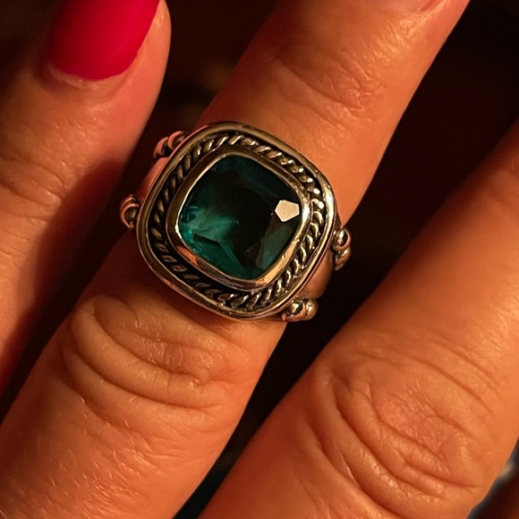 This is a Sterling Silver Emerald Ring. 925 - Picture 4 of 4